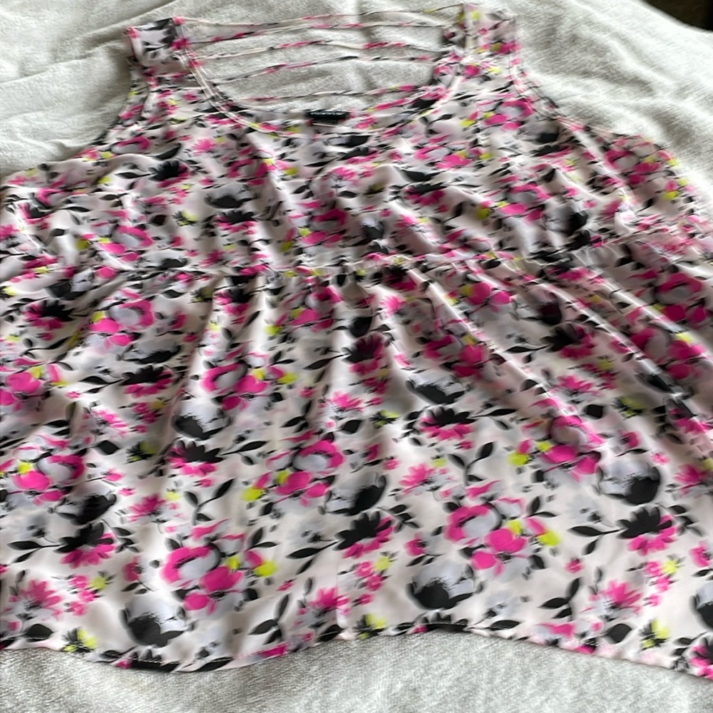 Floral tank